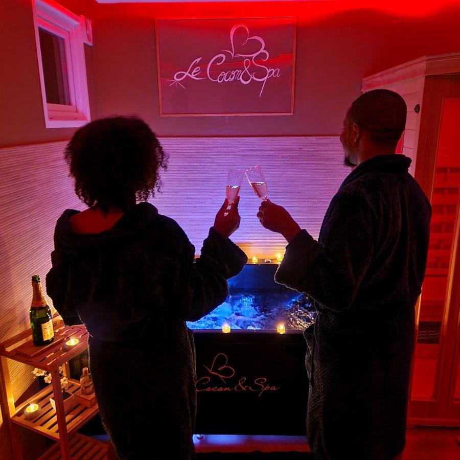 Derniere Reservations Avant Indisponibilite En Septembre Pour 12 Mois, Illimites Jacuzzi Spa Bain A Remous Interieur, Sauna Interieur, Parking Reserve, Vue Et Acces Parc, Prestations Uniques, 1Er Etage คอร์เบล-เอซองส์ ภายนอก รูปภาพ