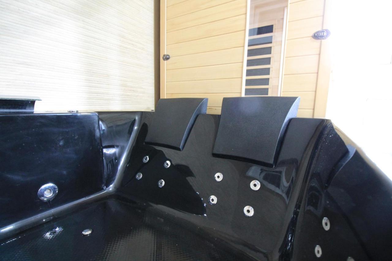 Derniere Reservations Avant Indisponibilite En Septembre Pour 12 Mois, Illimites Jacuzzi Spa Bain A Remous Interieur, Sauna Interieur, Parking Reserve, Vue Et Acces Parc, Prestations Uniques, 1Er Etage คอร์เบล-เอซองส์ ภายนอก รูปภาพ